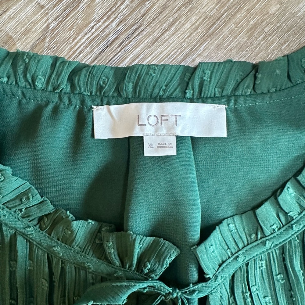 LOFT Emerald Green Short Sleeve Pintuck Tie-Neck Blouse - Picture 4 of 5